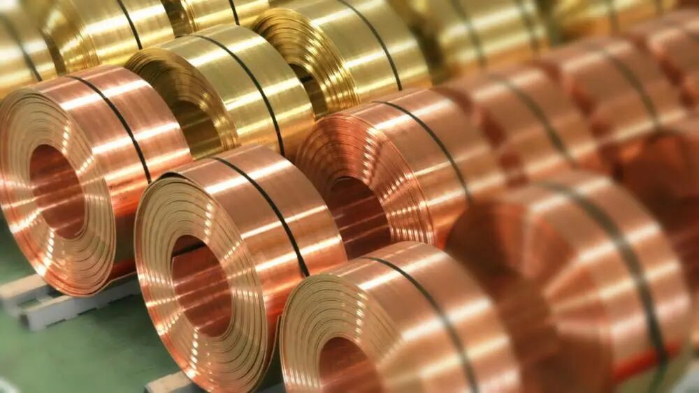 铜价飙涨35%,全球进入抢铜狂潮,机构看涨至1.5万美元